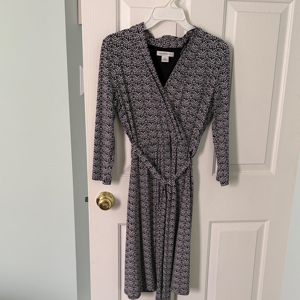 Liz Claiborne Black and White Patterned Long Sleeve Dress